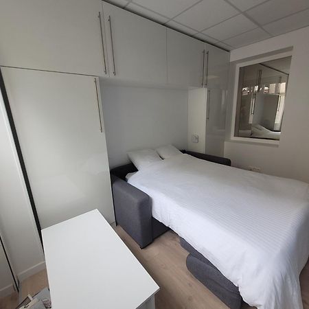Studio Bien Equipe Au Calme A Montmartre Paris Exterior photo