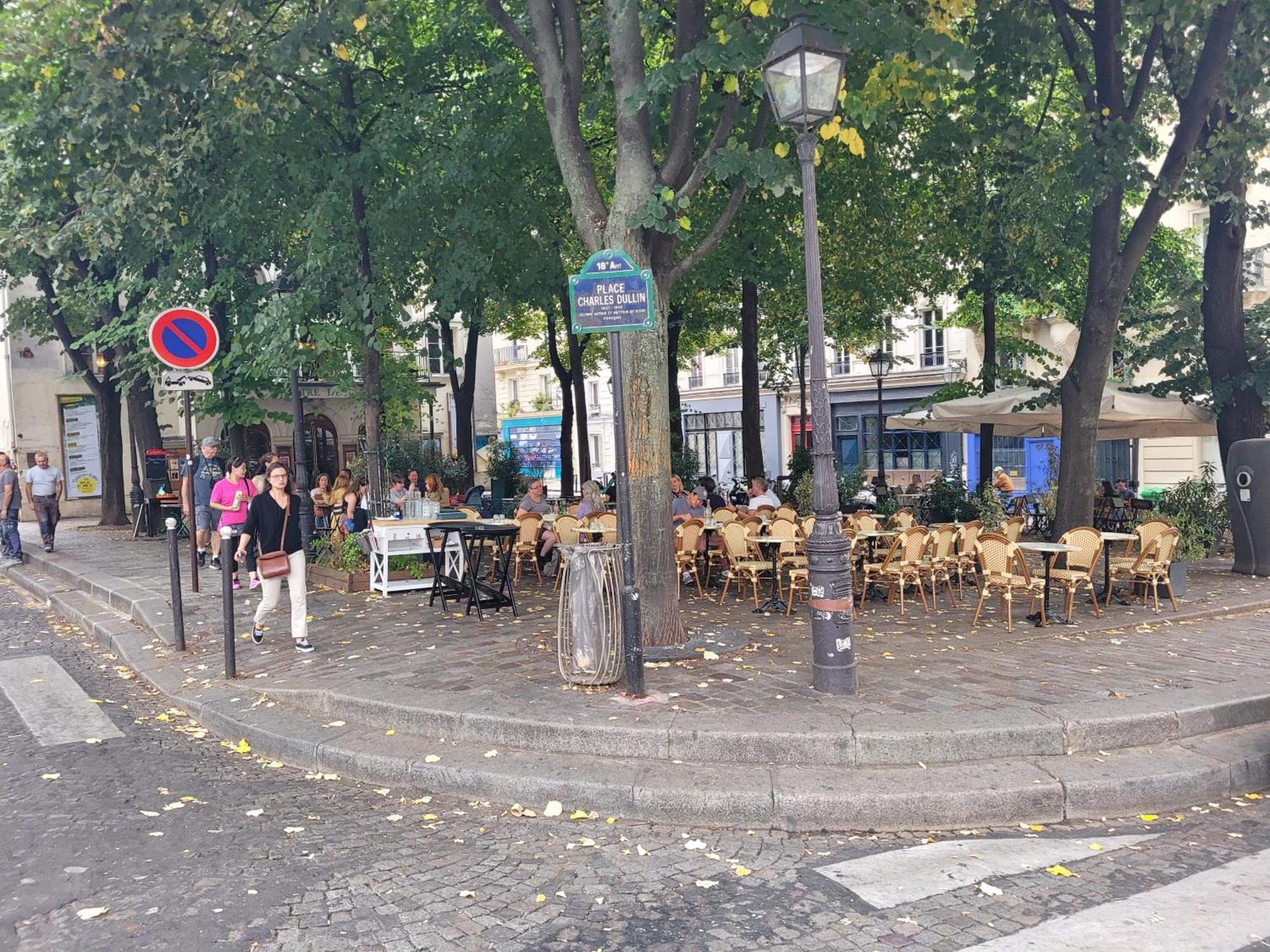 Studio Bien Equipe Au Calme A Montmartre Paris Exterior photo