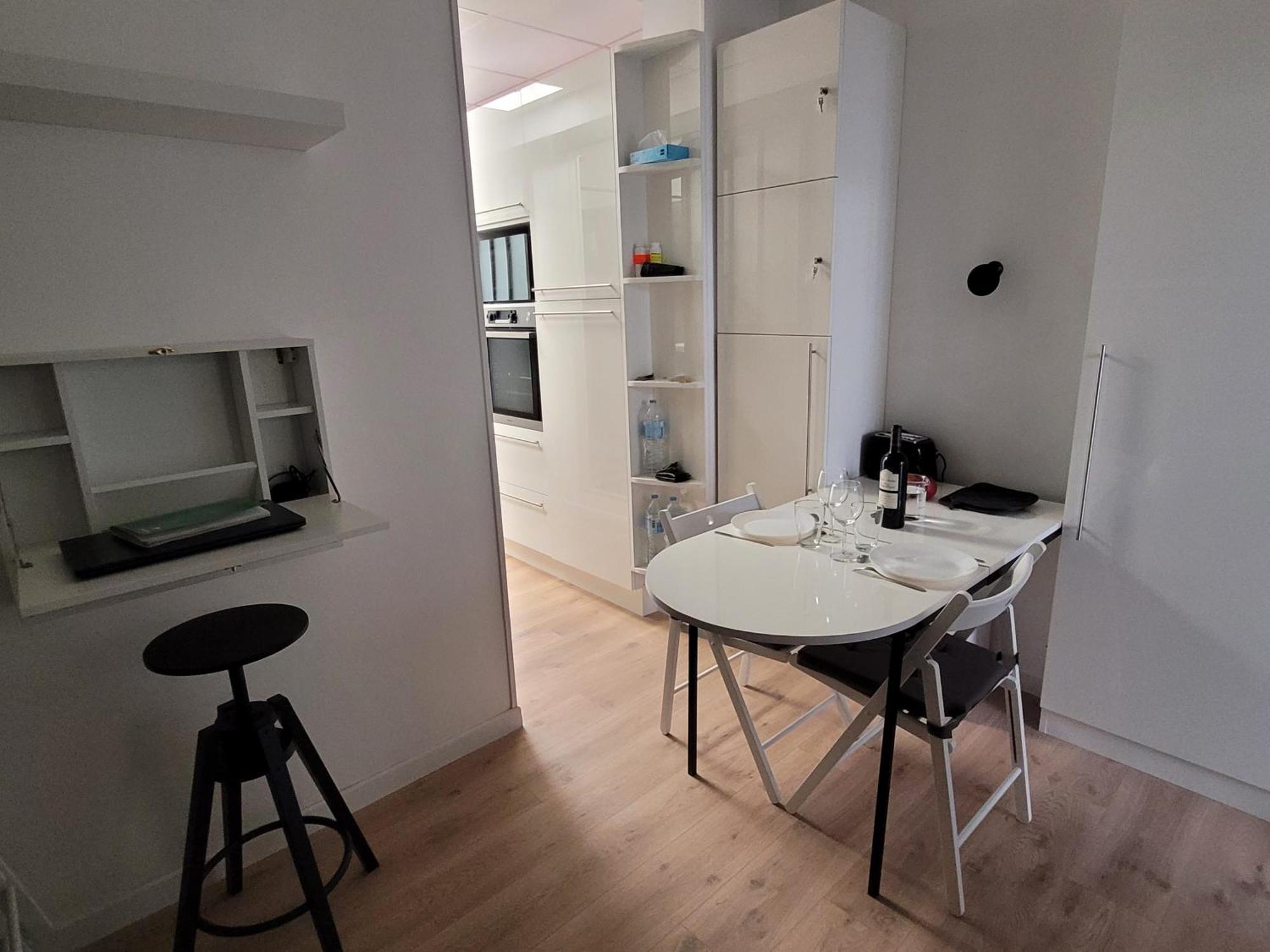Studio Bien Equipe Au Calme A Montmartre Paris Exterior photo